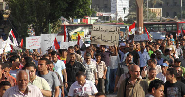 10 آلاف متظاهر يخرجون فى مسيرة من التحرير فى اتجاه وزارة الدفاع