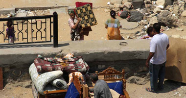 محافظ القاهرة: تسكين 96 أسرة فى المساكن المعتدى عليها بالدويقة
