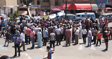 بلطجية يقتحمون ميدان الأربعين بالسويس ويحاولون فض الاعتصام بالقوة