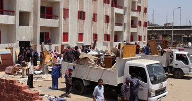 قانون الإيجار القديم يضع "الإسكان" فى مأزق.. مالكو العقارات يطالبون بإلغائه.. و8 ملايين مستأجر يهددون بالتصعيد ضد حكومة "شرف".. وثروت بدوى: القانون ظالم ويجب تعديله تدريجياً