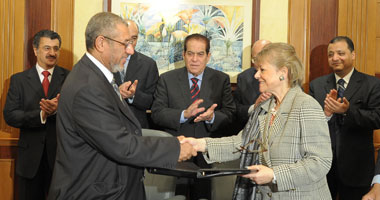 مليار دولار من مؤسسة إسلامية لتمويل البترول والسلع التموينية