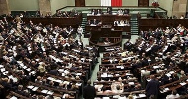 معارضة البولندية تطالب بعزل رئيس البرلمان من منصبه