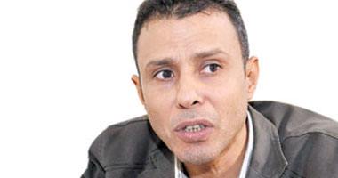 "تفاحة لا تفهم شيئا" ديوان جديد للشاعر جرجس شكرى