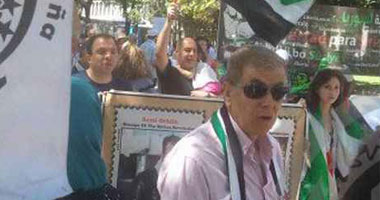 "6 أبريل أسبانيا" تتظاهر أمام سفارات الصين وروسيا لدعم سوريا 