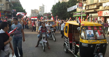 سباق بالموتوسيكلات واستعراض بالتكاتك فى ميدان التحرير