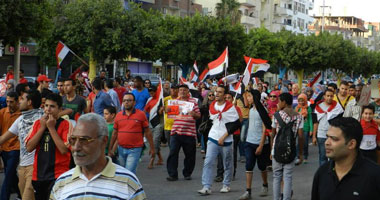 المتظاهرون يواصلون مظاهراتهم بالوادى الجديد لحين إسقاط النظام