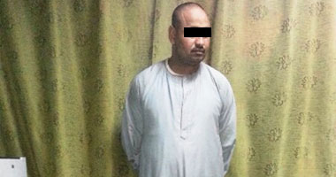 مباحث منفذ السلوم تضبط 5 بنادق آلية مهربة من ليبيا 