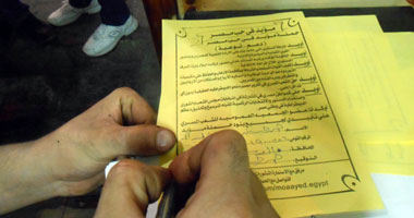 2000 توقيع لحملة تأييد "عدلى منصور" بالإسماعيلية 