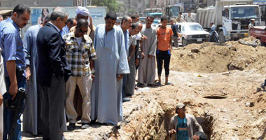 محافظ المنيا يتفقد أعمال تجديد خط الصرف الصحى بجنوب المدينة