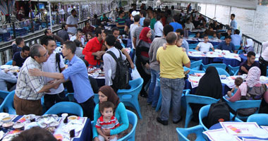 6 أبريل الجبهة الديمقراطية تنظم حفل إفطار أمام منزل "وزة" فى حلمية الزيتون