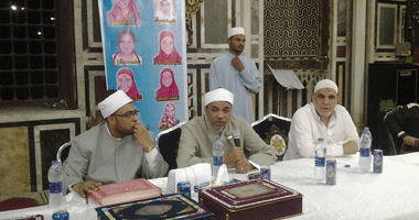 وكيل أوقاف القاهرة يكرم 400 متسابق من حفظة القرآن 