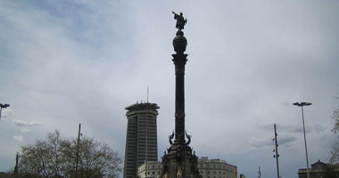 نقل تمثال الرحالة كريستوفر كولومبس 