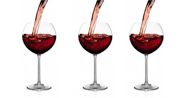 دراسة: كأس واحد من النبيذ يؤدى إلى تبلد الإحساس