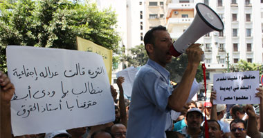 ألف معلم يتظاهرون أمام "الوزراء" للمطالبة بإقالة الوزير