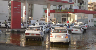 بالصور.. حى الضواحى ببورسعيد يغرق فى مياه المجارى