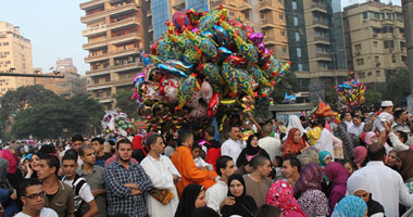 صلاة العيد بمسجد محمود وفرحة المصريين بجامعة الدول العربية