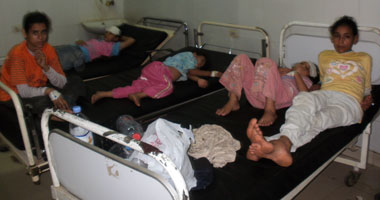 إصابة 3 أطفال أشقاء بحالة تسمم عقب تناولهم طعام منزلى فاسد فى سوهاج