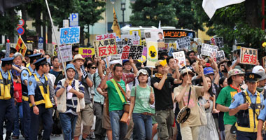 مسيرة حاشدة للمطالبة بإجلاء قاعدة عسكرية أمريكية من جزيرة أوكيناوا اليابانية