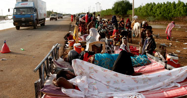 السودان يبدأ خطة إغاثة آلاف المتضررين من المعارك فى دولة الجنوب