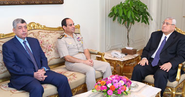 الرئاسة:منصور استقبل وزيرى الدفاع والداخلية للوقوف على المشهد الراهن