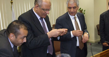 وزير المالية يشهد قرعة لتوزيع 48 تأشيرة حج على العاملين بالوزارة