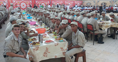بالصور.. إفطار جماعى لمديرية أمن مطروح بإدارة قوات الأمن