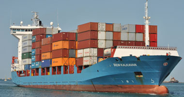 اقتصادية قناة السويس: موانئ بورسعيد والسخنة تسجل حركة 33 سفينة