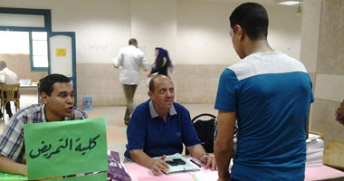 مكتب التحويلات المركزى بجامعة عين شمس يتلقى طلبات تحويل الطلاب