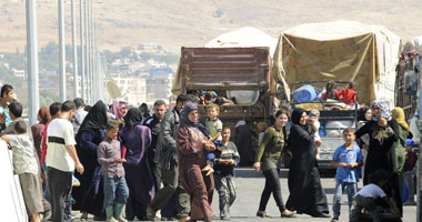 تركيا تسمح بدخول آلاف السوريين النارحين من تل أبيض إلى أراضيها