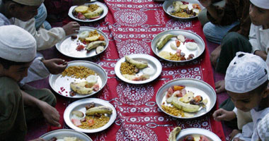 عادات وطقوس رمضانية.. مائدة الرحمن أصلها طولونى ولا فاطمى؟