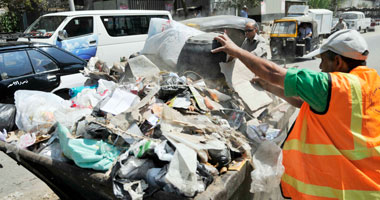 الحرية والعدالة ينظم إفطارا جماعيا لعمال النظافة بأسيوط