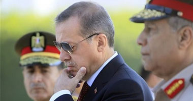 تركيا تعتقل 17 جندياً في عملية ضبط شحنة أسلحة إلى سوريا