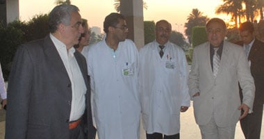وزير الصحة يزور المصابين الليبيين بمعهد ناصر