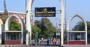 جامعة أسيوط تتراجع عن فصل 36 طالبة بالمدينة الجامعية