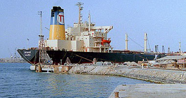 إحباط محاولة تهريب 90 طنا من الديزل بميناء مصراتة الليبى