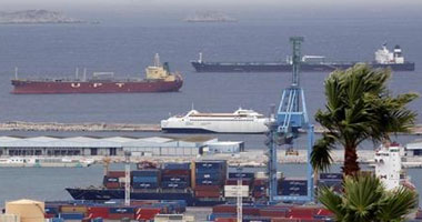 فرنسا تعلن احتجازها سفينة حاويات جزائرية غرب البلاد