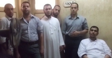 اعتصام إمام مسجد بمديرية الأوقاف لتحويله لوظيفة إدارية