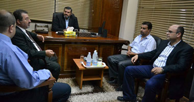  القنصل الفلسطينى يزور مقر الحرية والعدالة بالإسكندرية