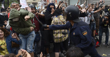 الشرطة الأسبانية تعتقل العشرات عقب مظاهرة فى مدريد ضد إجراءات التقشف  