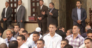 مرسى يحذر: الشائعات تشيع الفوضى فى المجتمع.. ويطالب المصريين بالعمل