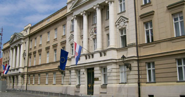 برلمان كرواتيا يحل نفسه تمهيدا لإجراء انتخابات مبكرة