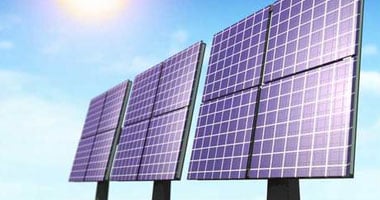 القوى العاملة بالوادى الجديد تنفذ دورات صيانة محطات الطاقة الشمسية بالفرافرة مجانا