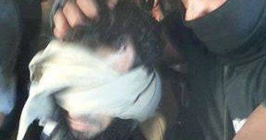 نشطاء يتداولون صورة لإسماعيل أبو شيتة أثناء القبض عليه