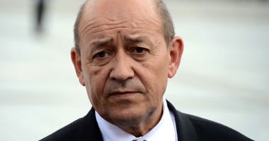 وزير الدفاع الفرنسى يصل القاهرة لإجراء مباحثات مع الرئيس