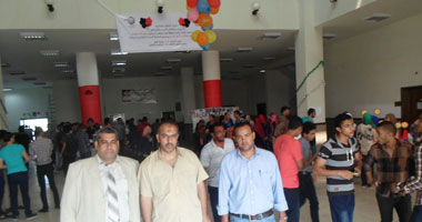 انتظام الدراسة بالجامعات رغما عن محاولة الإخوان تعطيلها.."حقوق" الإسماعيلية يهددون بمقاضاة الجامعة لتأخير نتيجة 5 مواد من العام الماضى.. ورئيس "دمياط":الفترة المقبلة ستشهد ثورة تجديد فى كافة القطاعات