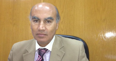 نائب رئيس جامعة بنها يعقد اجتماعا لحل شكاوى الطلاب الكويتيين