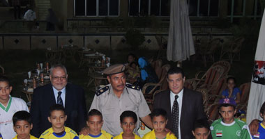 مديرية الأمن بقنا تنظم احتفالا لحملة "التواصل وفئات الشعب"