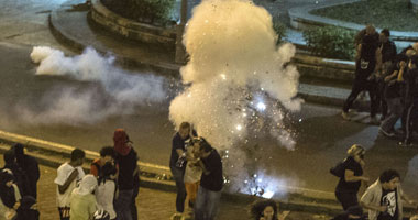 شرطة البرازيل تطلق الغاز المسيل للدموع وتعتقل عشرات المحتجين 