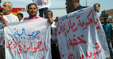 بالصور.. أحزاب المعارضة بالإسماعيلية تتظاهر ضد الغلاء 