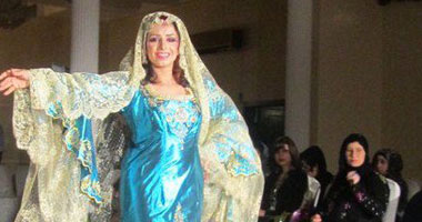 بالصور.. عرض أزياء بمناسبة يوم المرأة فى عمان